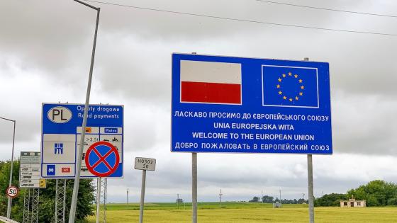 EU flag on sign at Poland-Ukraine border