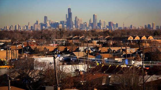 A Chicago neighbourhood with the city skyline in the distance