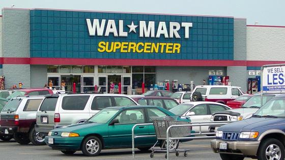 1280px-Wal-Mart_Supercenter%2C_Luray%2C_Virginia.jpg