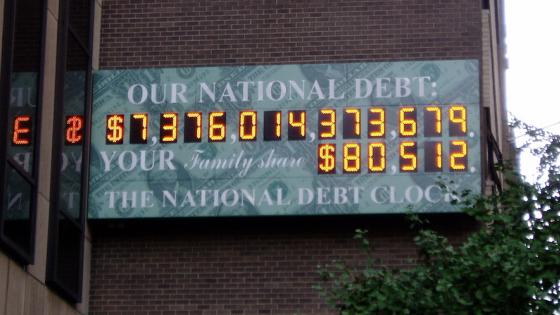 US_nat_debt_clock_2004.jpg